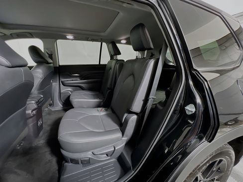Used 2025 Toyota Grand Highlander AWD Hybrid image 29