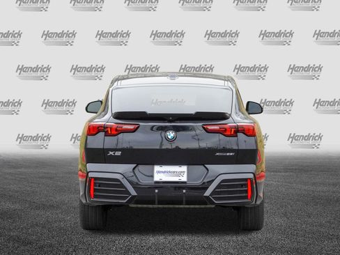 Certified 2025 BMW X2 xDrive28i w/ M Sport Package image 7