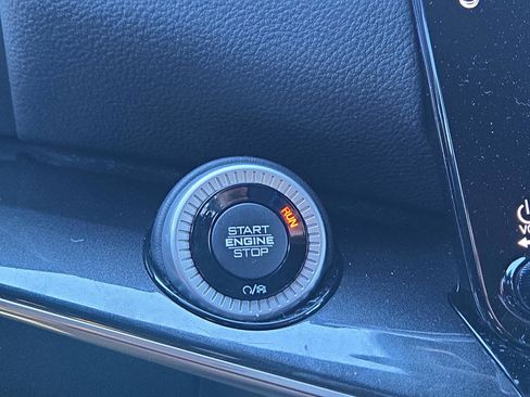 Used 2023 Jeep Wagoneer 4WD w/ Premium Group I image 29