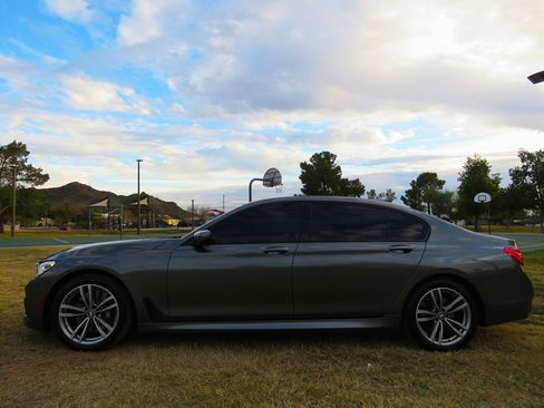 Used 2016 BMW 750i xDrive 750i xDrive image 3