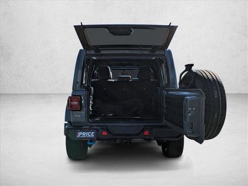 Used 2023 Jeep Wrangler Sahara w/ Cold Weather Group image 8