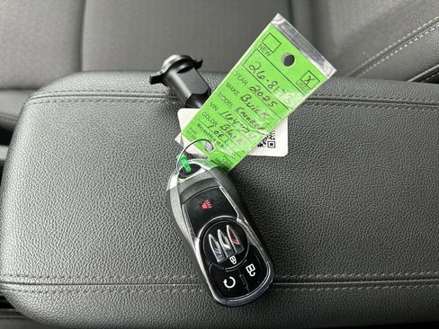 Used 2025 Buick Encore GX Preferred image 22