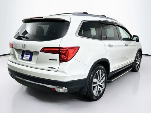 Used 2017 Honda Pilot Touring image 7