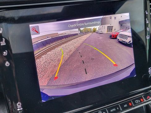 Used 2024 Jeep Wagoneer L 4WD w/ Premium Group I image 16