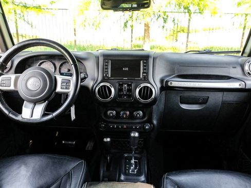 Used 2017 Jeep Wrangler Unlimited Sahara w/ Quick Order Package 24E Chief AWD/4WD image 19