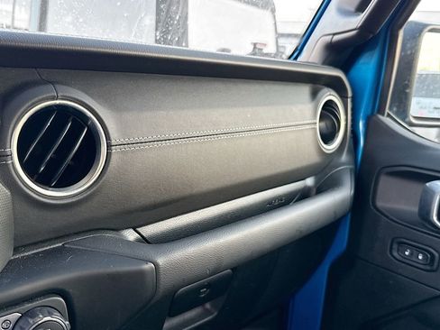 Used 2022 Jeep Wrangler Unlimited Sahara w/ Cold Weather Group image 22