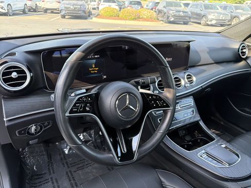 Used 2023 Mercedes-Benz E 350 4MATIC Sedan image 18
