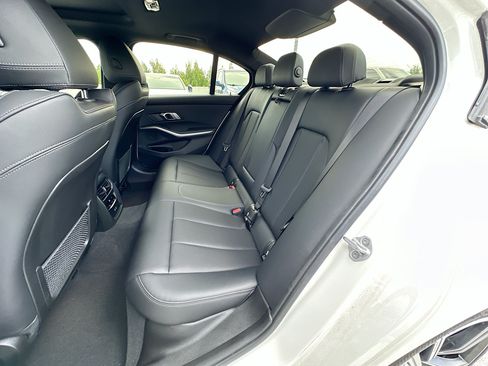 Used 2023 BMW 330i Sedan w/ Convenience Package RWD image 24