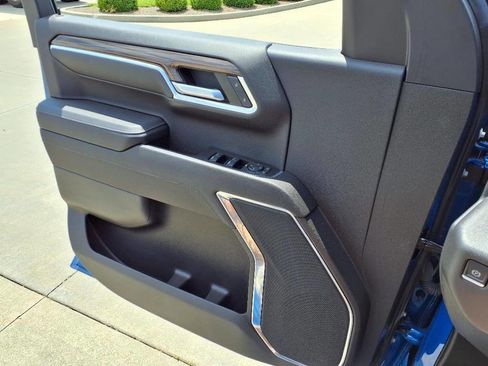 Used 2023 Chevrolet Silverado 1500 RST w/ Z71 Off-Road Package image 21