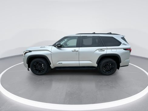 Used 2025 Toyota Sequoia Limited w/ TRD Off-Road Package AWD/4WD image 5