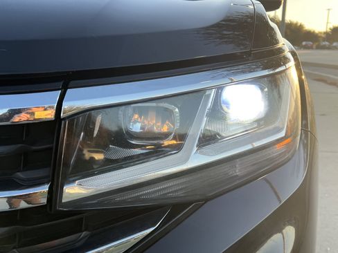 Certified 2021 Volkswagen Atlas SE image 6