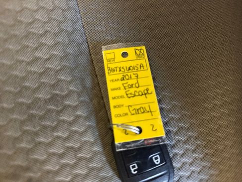 Used 2017 Ford Escape SE AWD/4WD image 37