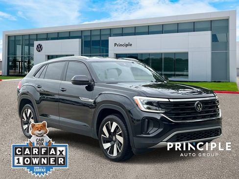 Certified 2024 Volkswagen Atlas Cross Sport SE FWD image 3