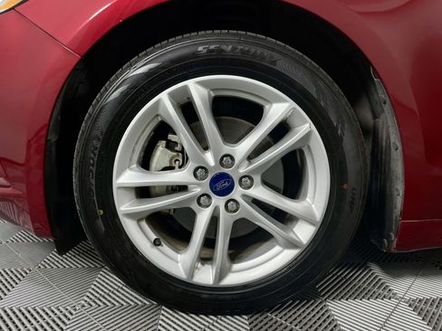 Used 2018 Ford Fusion SE w/ Fusion SE Technology Package image 10