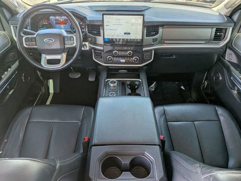 Used 2022 Ford Expedition XLT AWD/4WD image 16