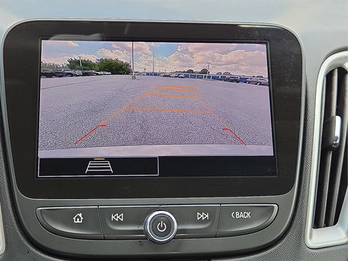 Used 2024 Chevrolet Malibu LT FWD image 16