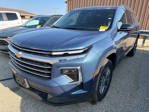 Used 2026 Chevrolet Traverse LT AWD/4WD image 1