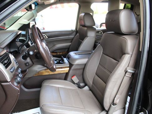 Used 2016 GMC Yukon XL Denali w/ Open Road Package AWD/4WD image 18