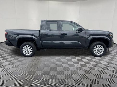 Used 2025 Toyota Tacoma SR w/ SR Upgrade Package AWD/4WD image 10