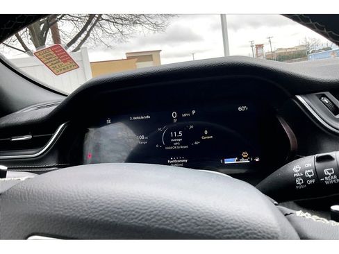 Used 2024 Jeep Grand Cherokee Laredo image 27