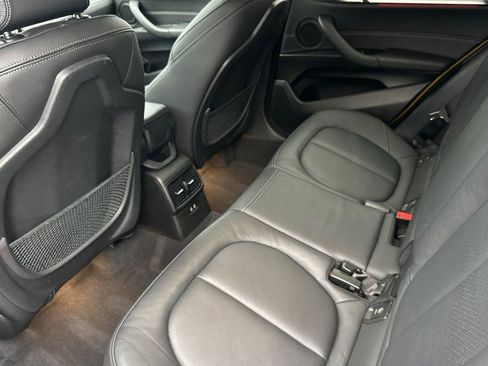 Used 2023 BMW X2 sDrive28i w/ M Sport Package image 9