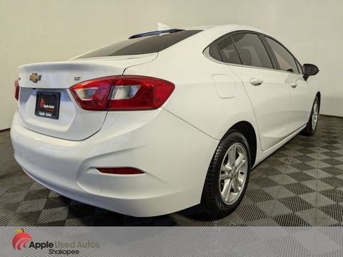 Used 2018 Chevrolet Cruze LT w/ Convenience Package FWD image 5