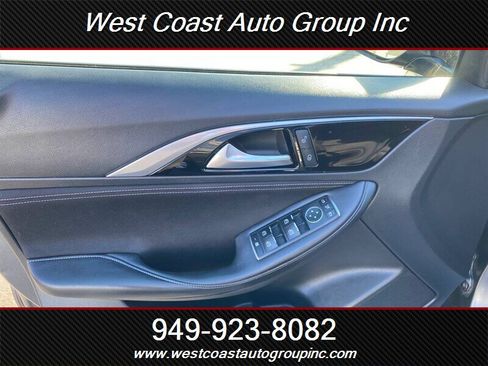 Used 2019 INFINITI QX30 image 15