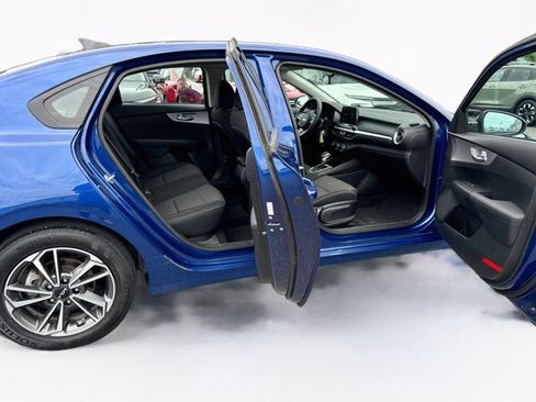 Certified 2023 Kia Forte LXS FWD image 29