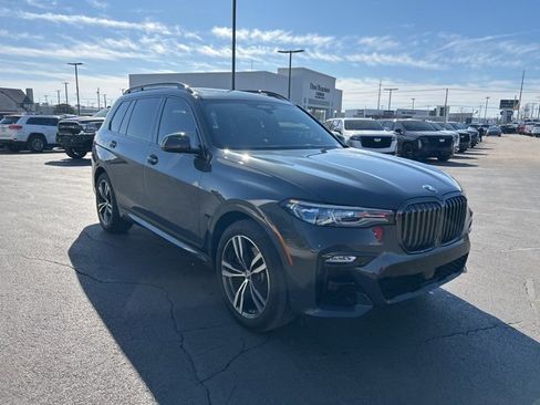 Used 2022 BMW X7 M50i image 4