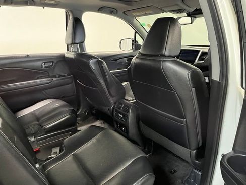 Used 2017 Honda Pilot Elite image 12