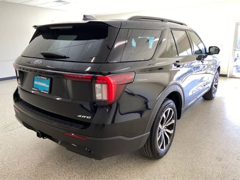 New 2026 Ford Explorer ST-Line image 5