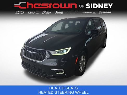 Used 2025 Chrysler Pacifica Select FWD image 1