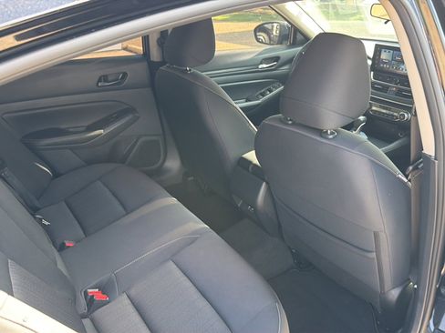 Used 2025 Nissan Altima 2.5 SV w/ SV Premium Package FWD image 12