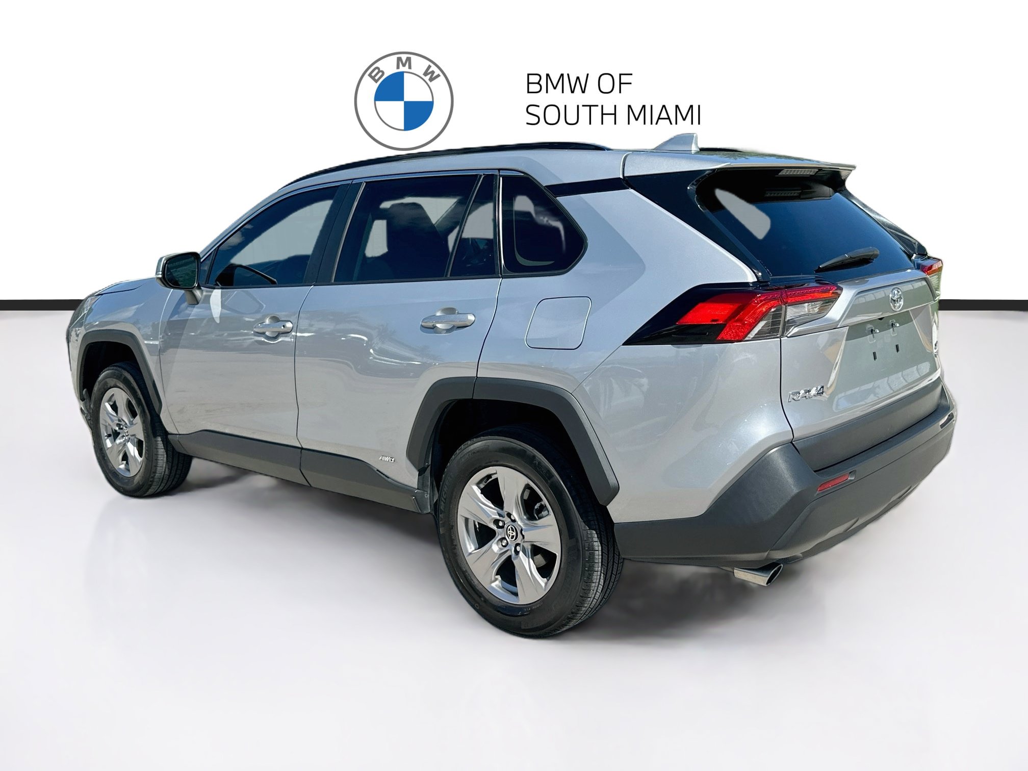 Used 2025 Toyota RAV4 XLE AWD/4WD image 5