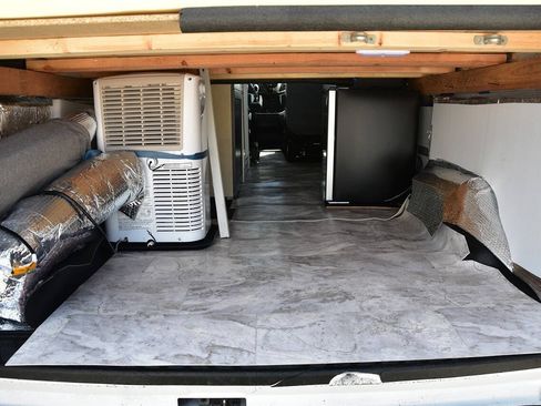 Used 2015 Ford Transit 250 148 Medium Roof RWD image 17