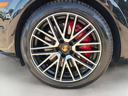 Used 2024 Porsche Cayenne Turbo image 41