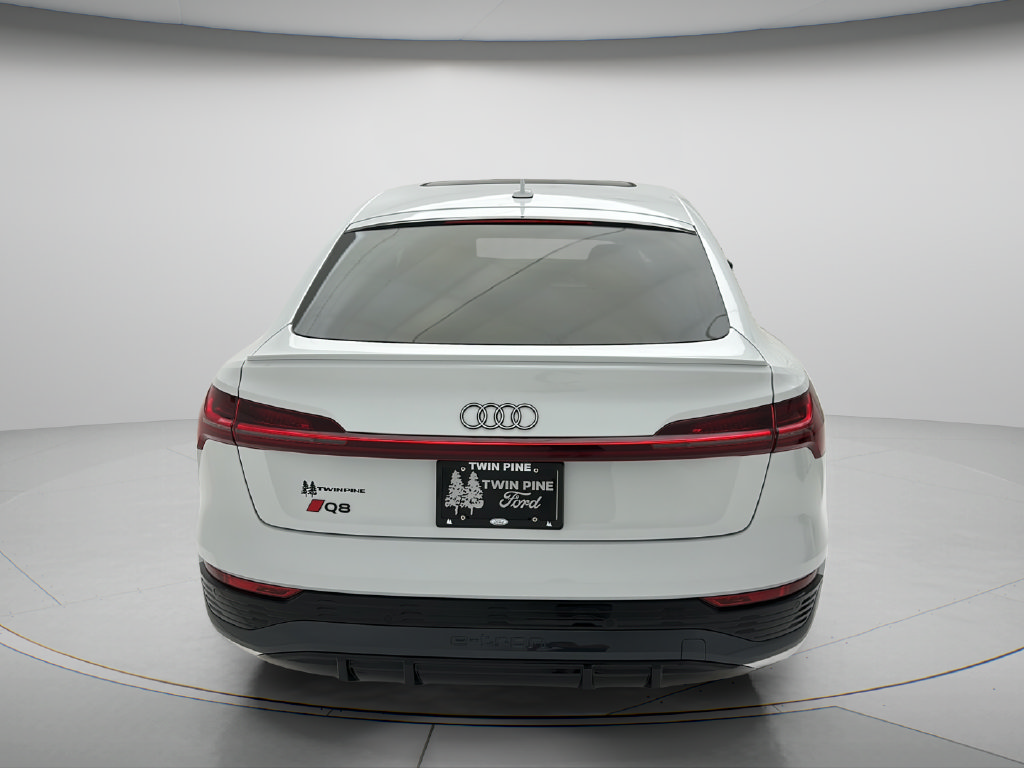 Used 2024 Audi Q8 e-tron Premium Plus AWD/4WD image 7