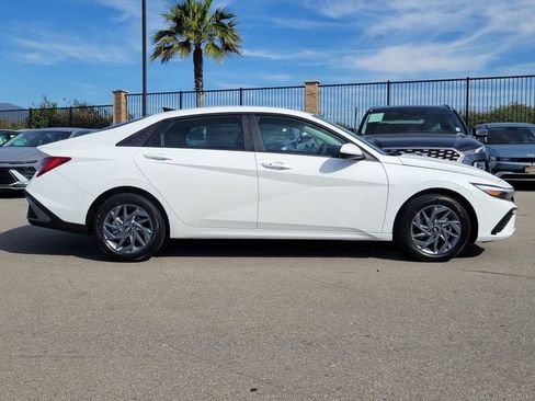 New 2026 Hyundai Elantra Blue image 24