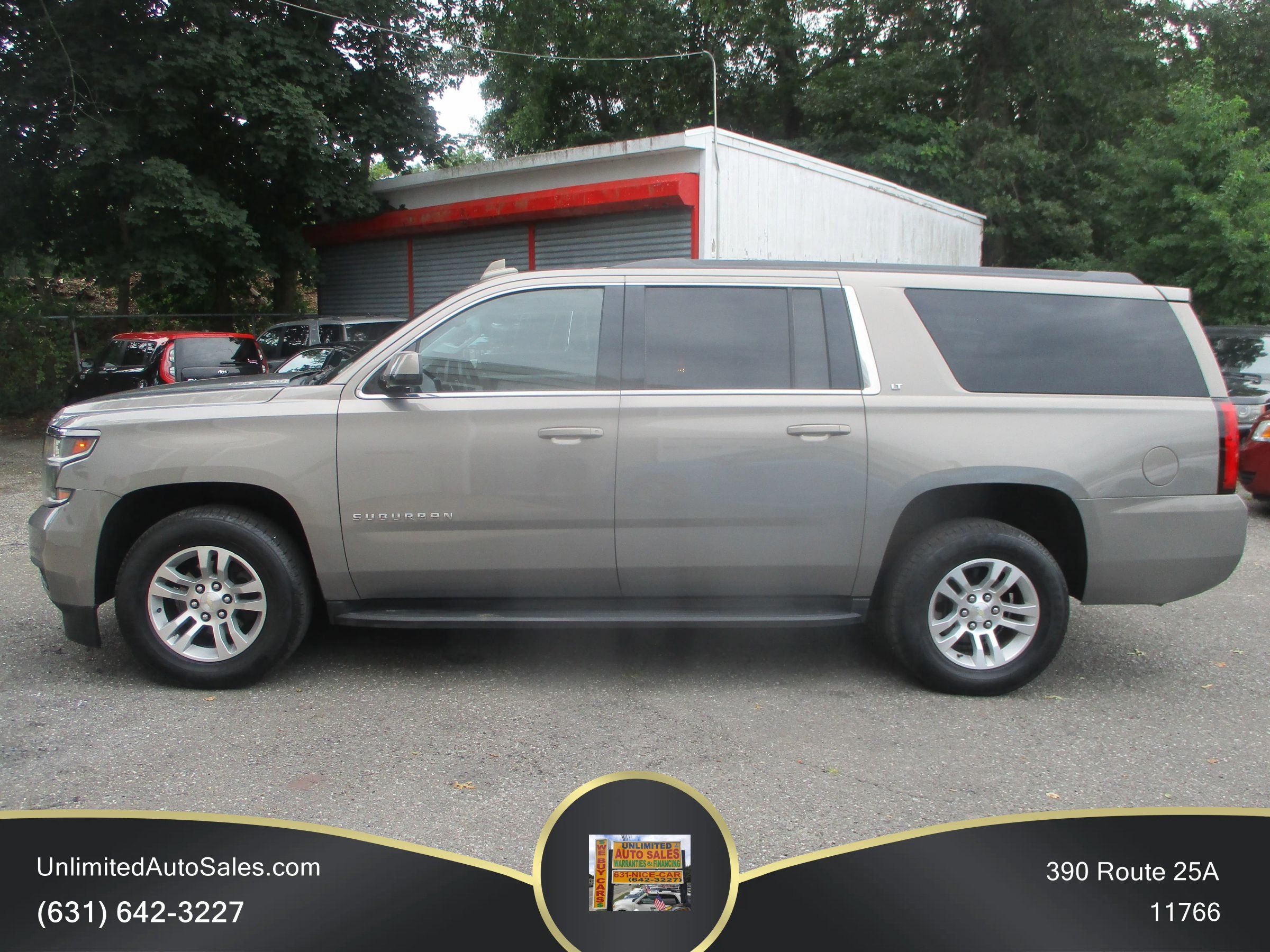 Used 2018 Chevrolet Suburban LT AWD/4WD image 3