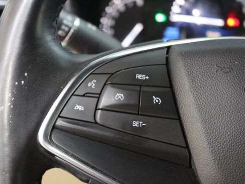 Used 2018 Cadillac XT5 AWD image 16