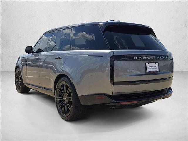 Used 2025 Land Rover Range Rover SE AWD/4WD image 7