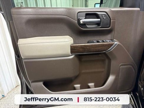 Used 2019 GMC Sierra 1500 SLE w/ SLE Value Package AWD/4WD image 12