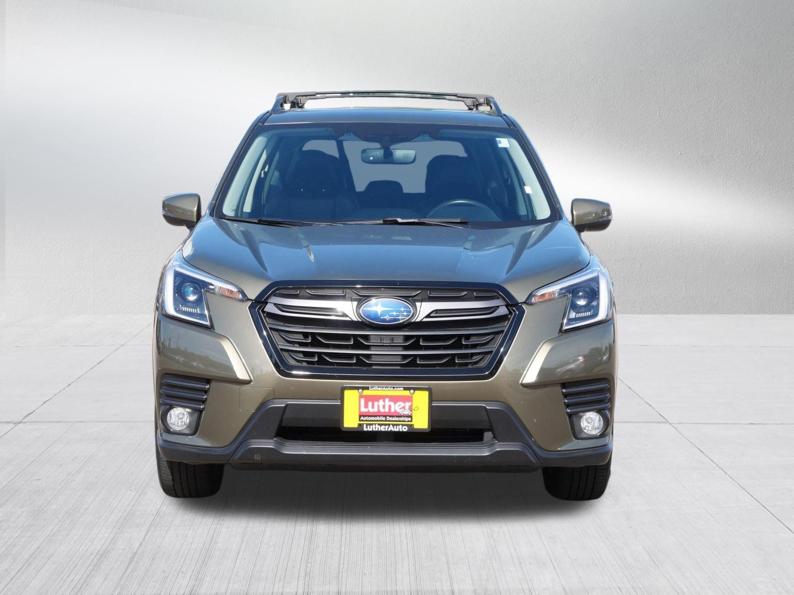 Used 2023 Subaru Forester Limited AWD/4WD image 2