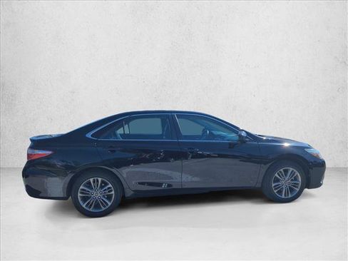 Used 2015 Toyota Camry SE FWD image 4