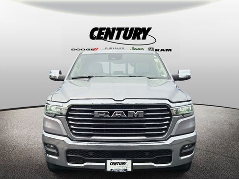 Used 2025 RAM 1500 Laramie AWD/4WD image 9