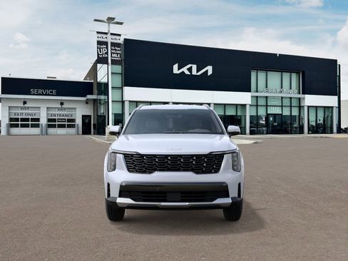New 2025 Kia Sorento S image 2