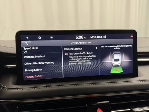 Used 2025 Genesis G70 2.5T image 23