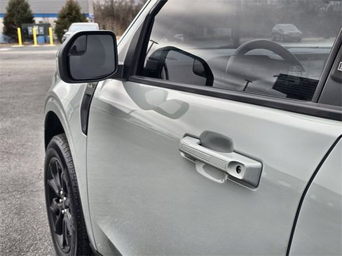 Used 2022 Ford Maverick Lariat w/ Equipment Group 500A Standard image 11