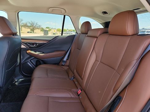 Used 2022 Subaru Outback Touring image 5