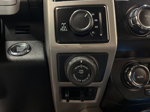 Used 2019 Ford F150 Lariat w/ Trailer Tow Package image 24